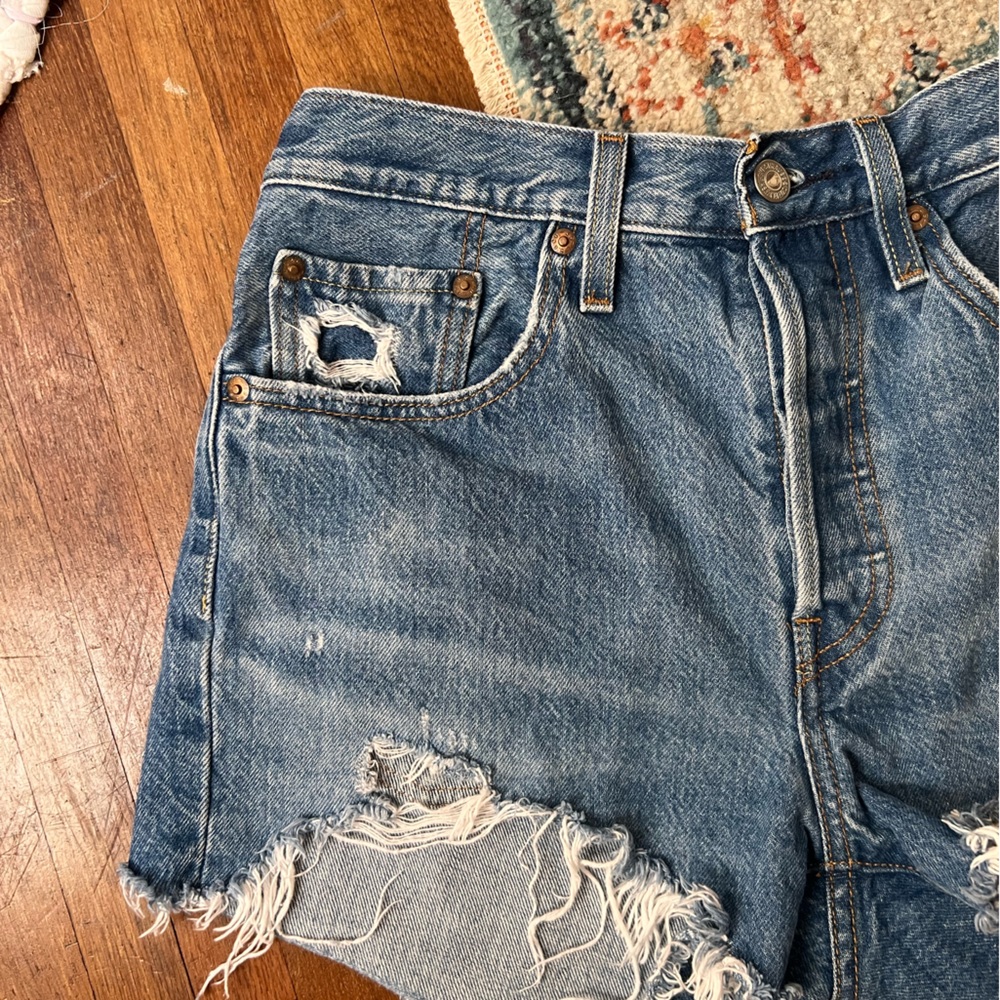 Levis high waisted shorts